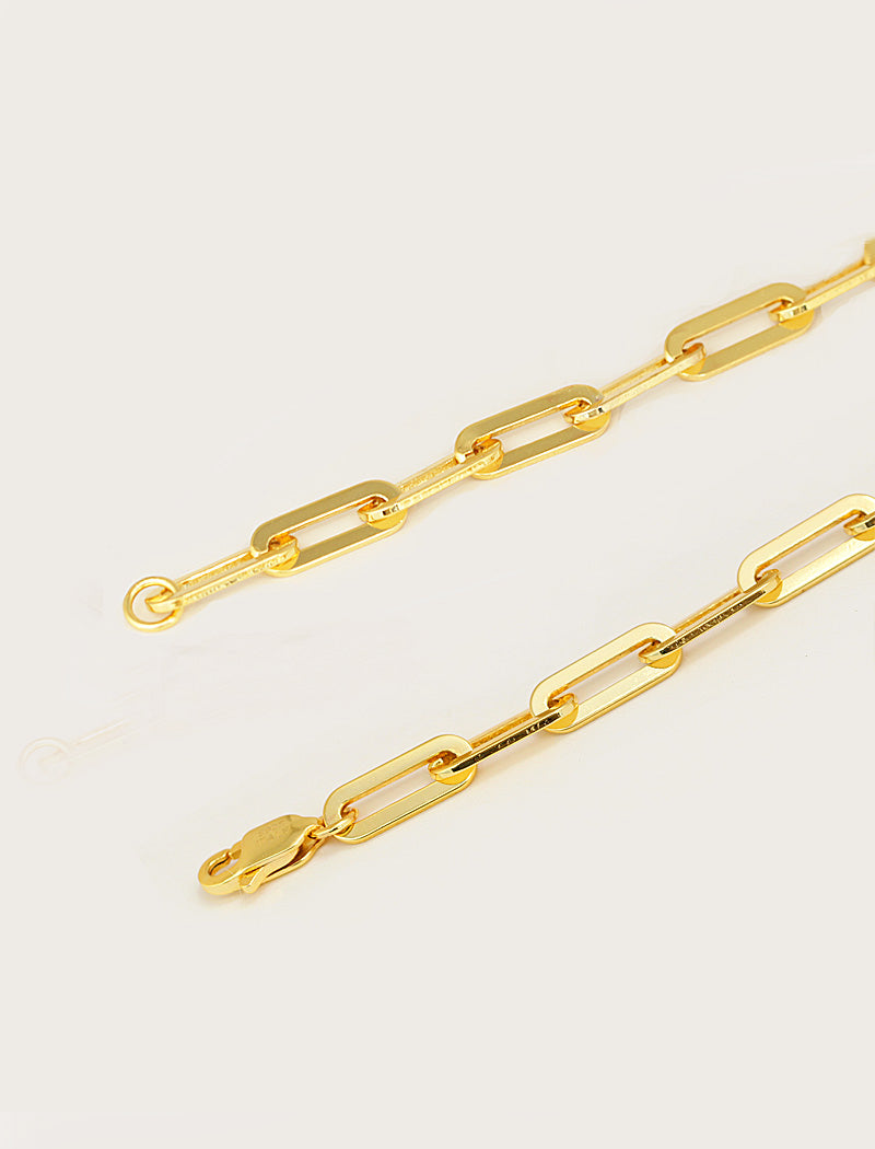 18K Gold vermeil (Sterling silver base) chain clasps.  Our medium Essential paperclip link chain necklace is perfect for everyday wear. Designed by AAPI celebrity jewelry designer SONIA HOU.