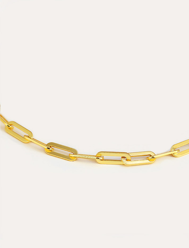 18K Gold vermeil (Sterling silver base) chain layering necklace.  Our medium Essential paperclip link chain necklace is perfect for everyday wear. Designed by AAPI celebrity jewelry designer SONIA HOU.