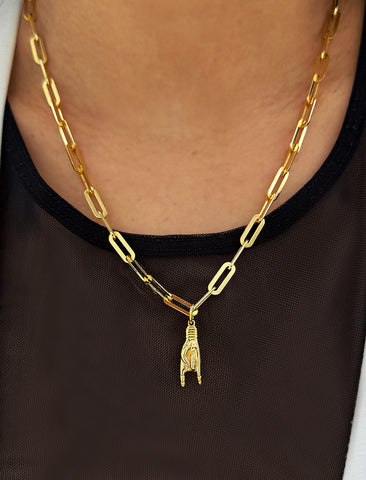 ITALIAN HAND Pendant Link Chain Necklace